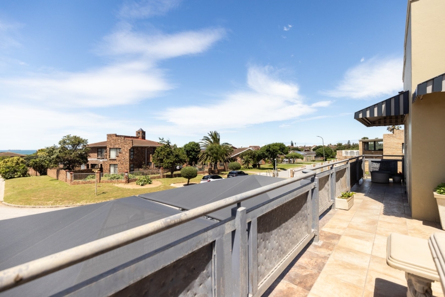 4 Bedroom Property for Sale in Bluewater Bay Eastern Cape